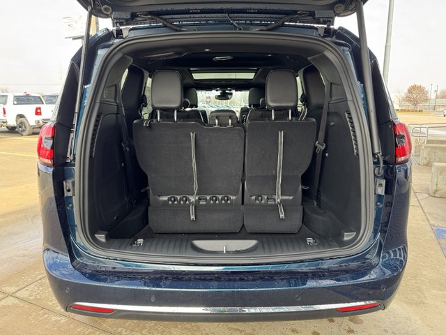 2025 Chrysler Pacifica Select AWD