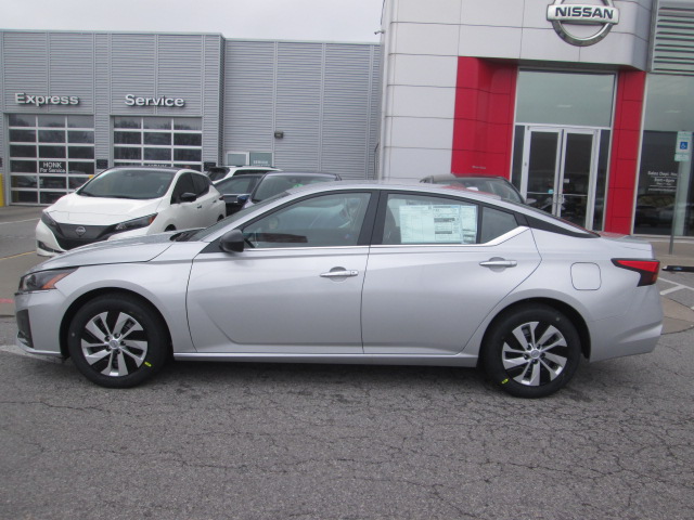 2025 Nissan Altima S FWD