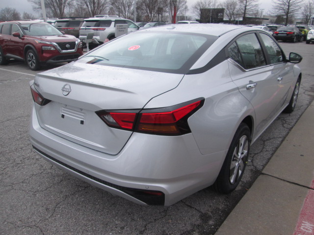 2025 Nissan Altima S FWD