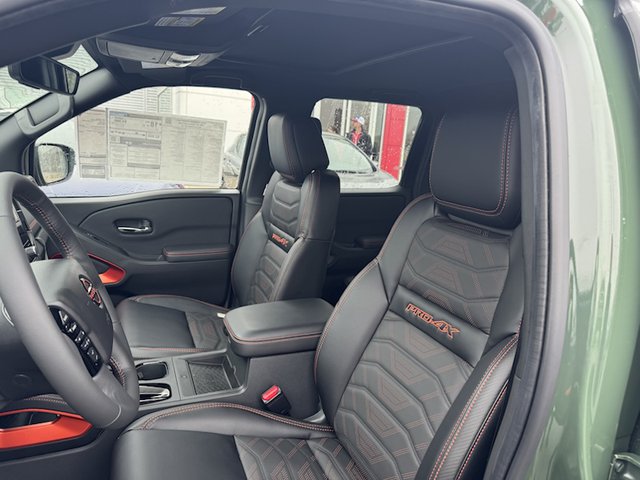 2025 Nissan Frontier PRO-4X 4WD