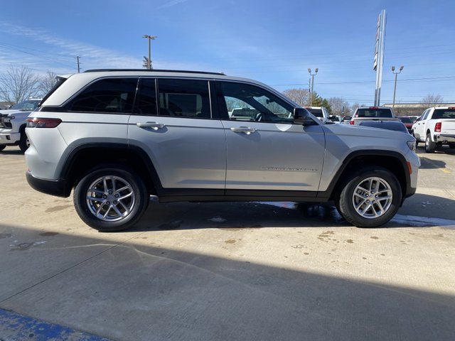 2025 Jeep Grand Cherokee Laredo X 4WD