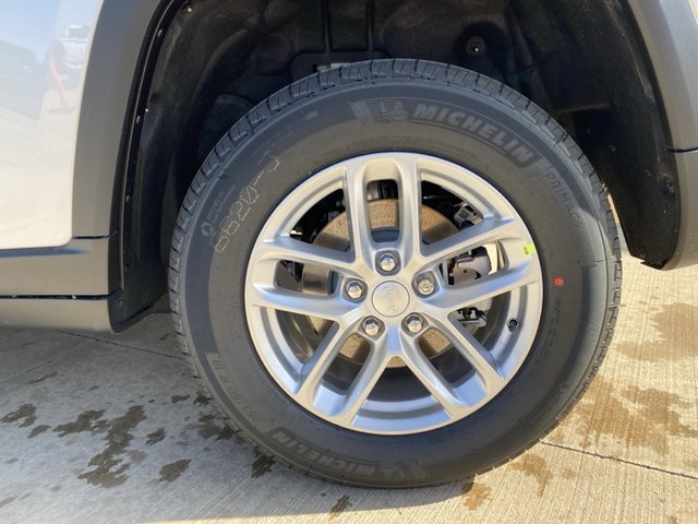 2025 Jeep Grand Cherokee Laredo X 4WD