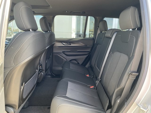 2025 Jeep Grand Cherokee Laredo X 4WD