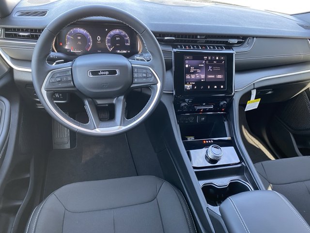 2025 Jeep Grand Cherokee Laredo X 4WD
