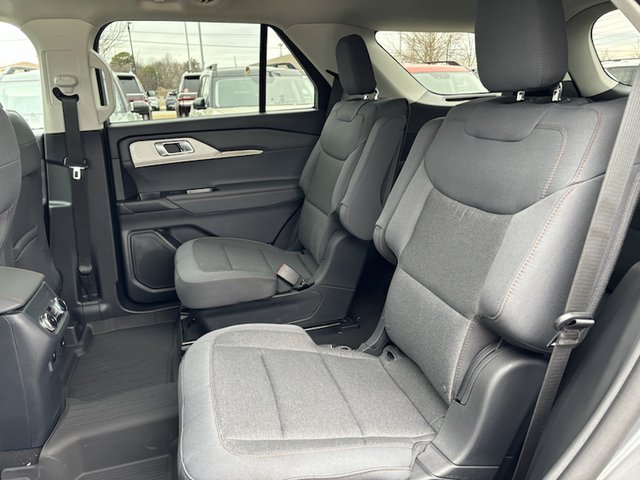 2025 Ford Explorer Active RWD