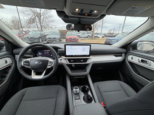 2025 Ford Explorer Active RWD