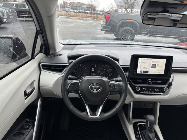 2023 Toyota Corolla LE 2WD Cross