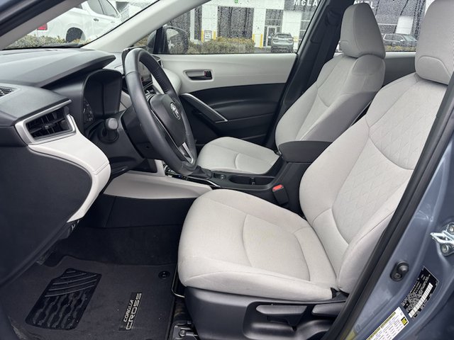2023 Toyota Corolla LE 2WD Cross