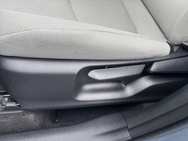 2023 Toyota Corolla LE 2WD Cross