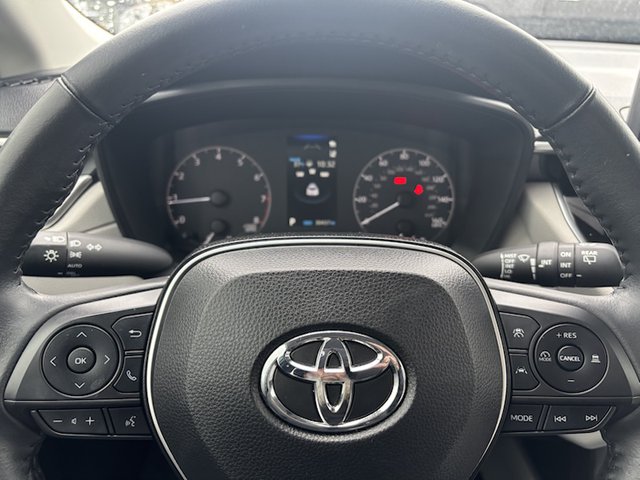 2023 Toyota Corolla LE 2WD Cross