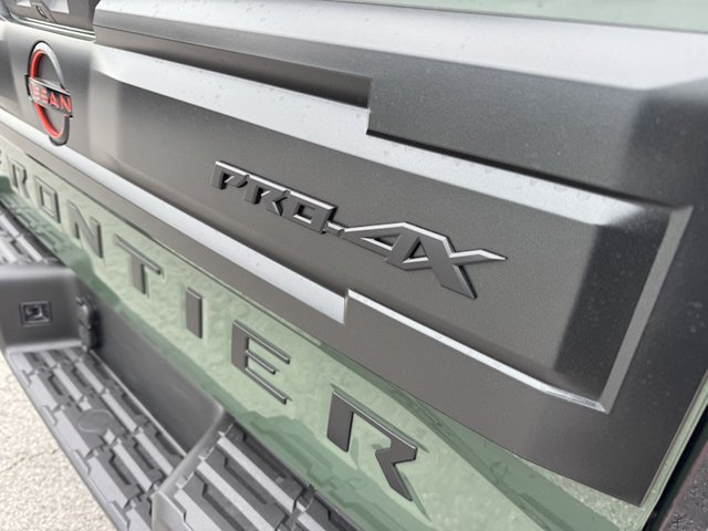 2025 Nissan Frontier PRO-4X 4WD