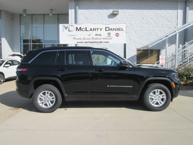 2025 Jeep Grand Cherokee Laredo 2WD
