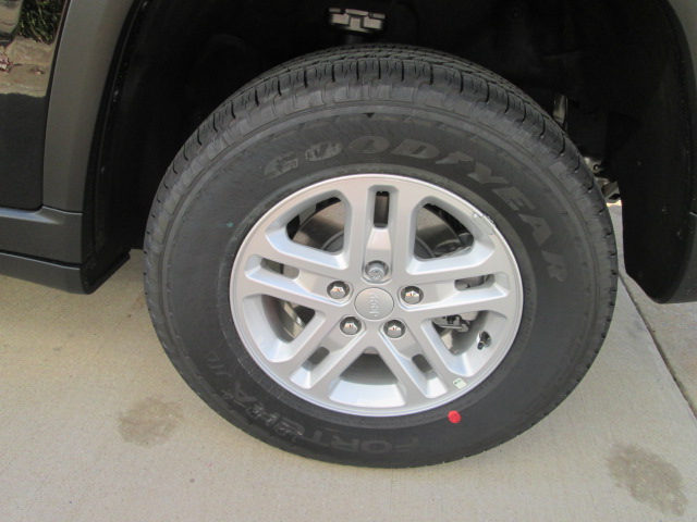 2025 Jeep Grand Cherokee Laredo 2WD