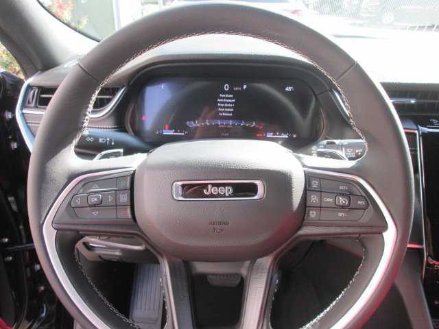 2025 Jeep Grand Cherokee Laredo 2WD