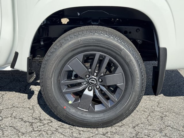 2025 Nissan Frontier SV 4WD