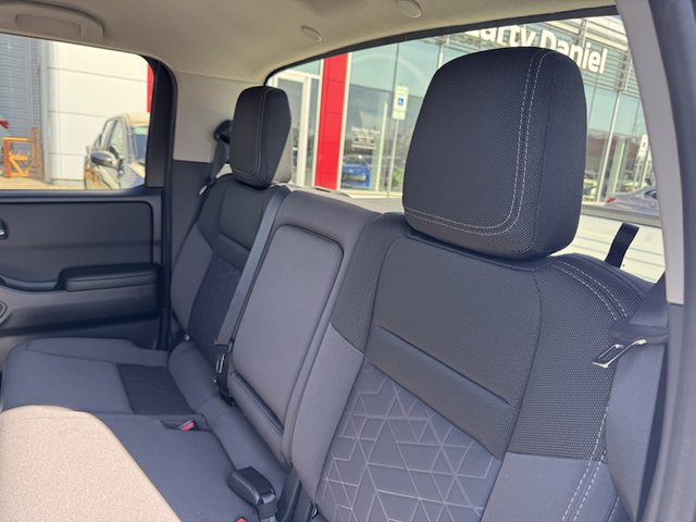 2025 Nissan Frontier SV 4WD
