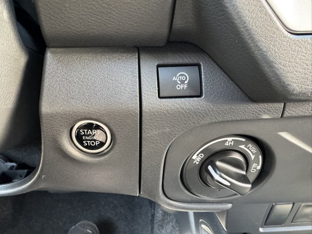 2025 Nissan Frontier SV 4WD
