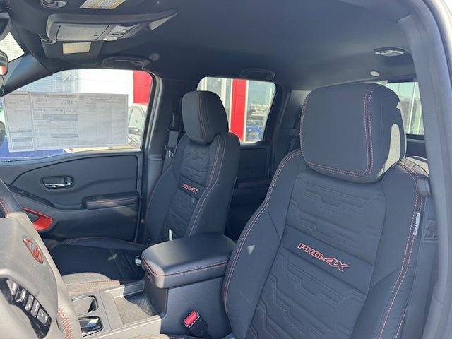 2025 Nissan Frontier PRO-4X 4WD