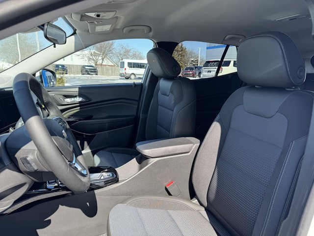 2025 Chevrolet Trax LT FWD