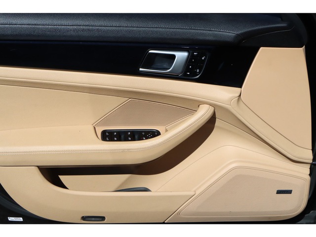 2018 Porsche Panamera 4 AWD
