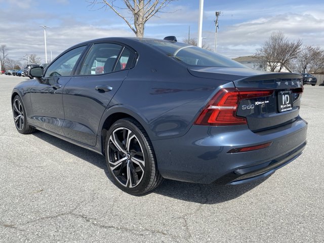 2024 Volvo S60 Plus Dark Theme