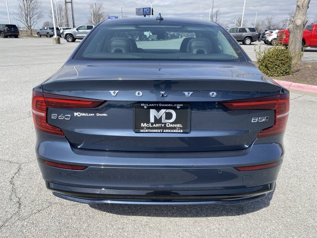 2024 Volvo S60 Plus Dark Theme