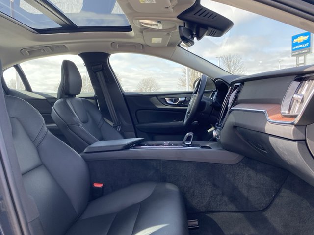 2024 Volvo S60 Plus Dark Theme