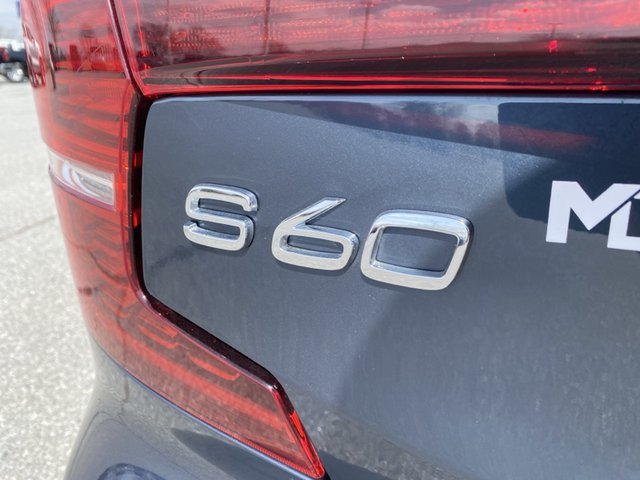 2024 Volvo S60 Plus Dark Theme
