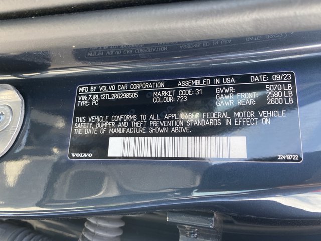 2024 Volvo S60 Plus Dark Theme