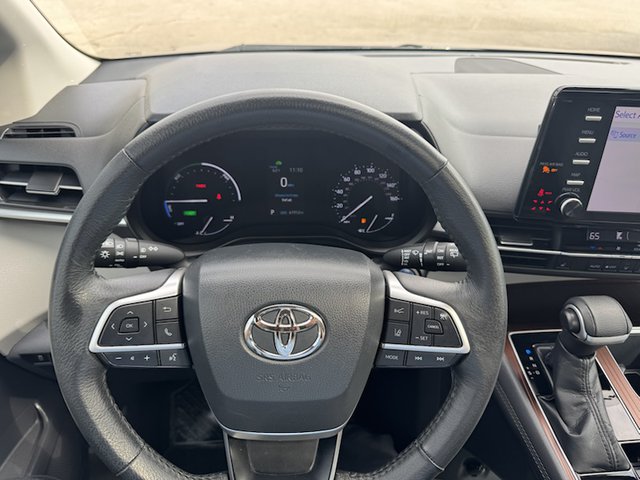2022 Toyota Sienna Hybrid XLE FWD 7-Pass