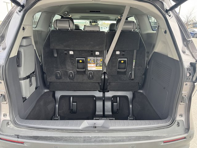 2022 Toyota Sienna Hybrid XLE FWD 7-Pass