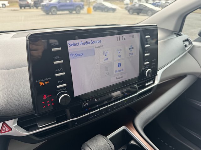 2022 Toyota Sienna Hybrid XLE FWD 7-Pass