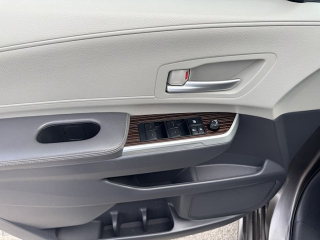 2022 Toyota Sienna Hybrid XLE FWD 7-Pass