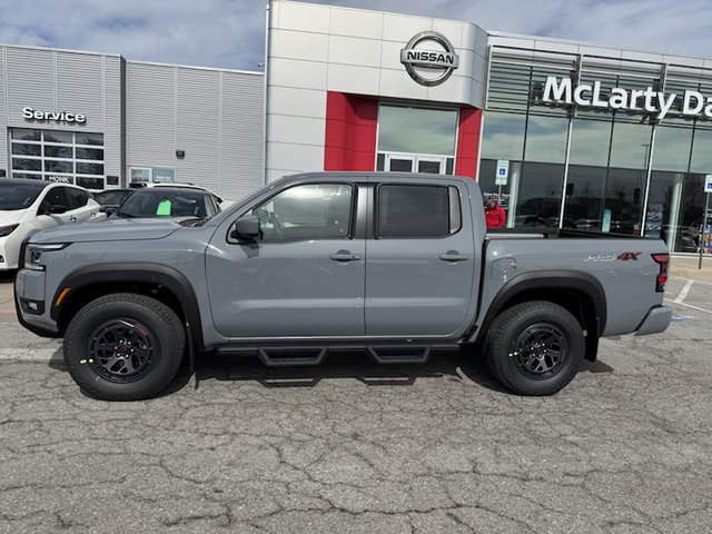 2025 Nissan Frontier PRO-4X 4WD