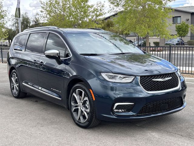 2025 Chrysler Pacifica Pinnacle FWD