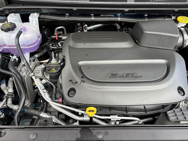 2025 Chrysler Pacifica Pinnacle FWD