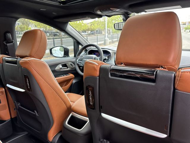 2025 Chrysler Pacifica Pinnacle FWD