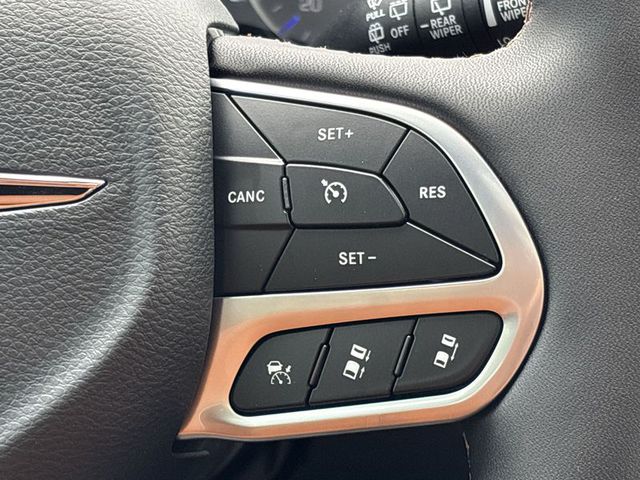 2025 Chrysler Pacifica Pinnacle FWD