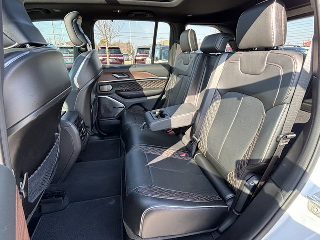 2023 Jeep Grand Cherokee Summit 2WD