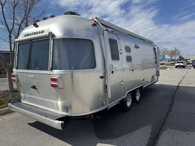 2021 Airstream International 