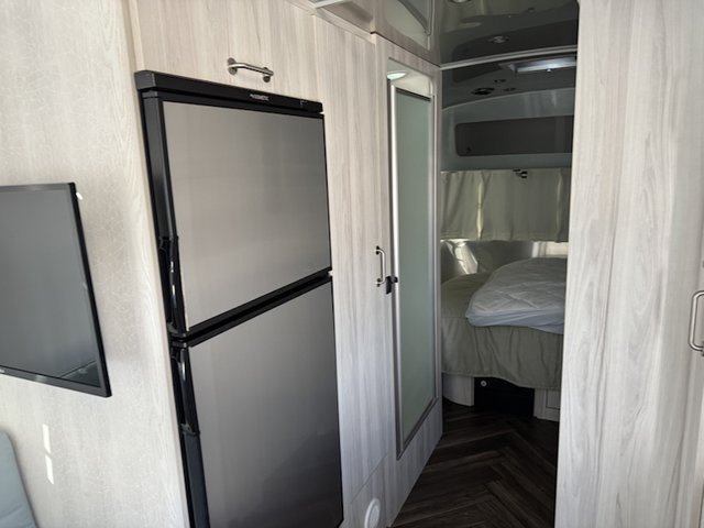 2021 Airstream International 