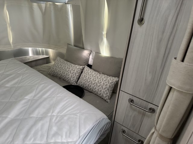 2021 Airstream International 