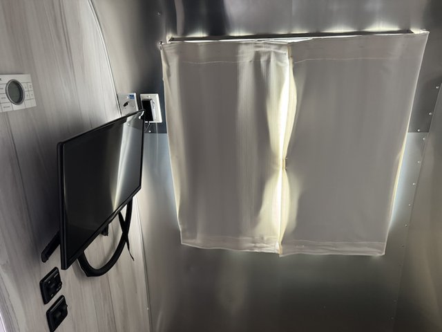 2021 Airstream International 