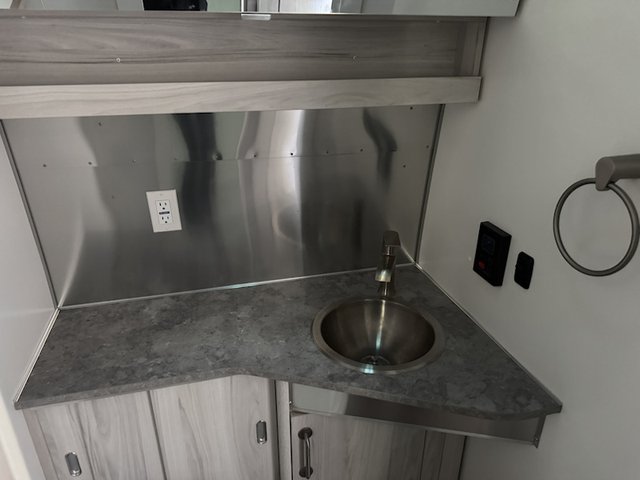2021 Airstream International 