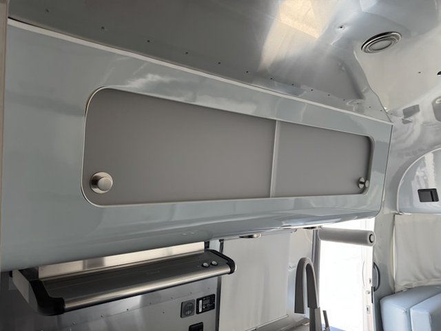 2021 Airstream International 