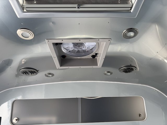 2021 Airstream International 