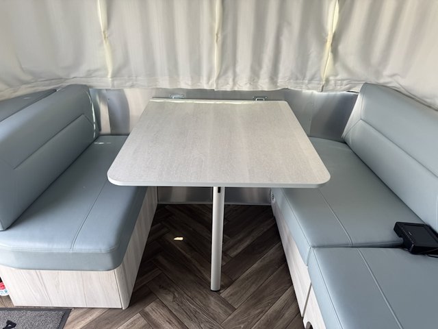 2021 Airstream International 
