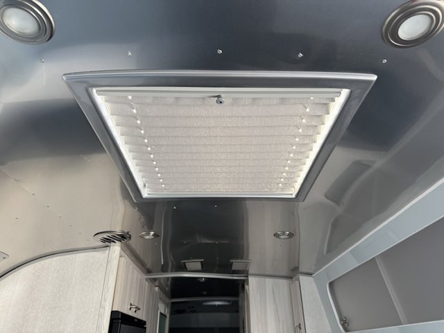 2021 Airstream International 