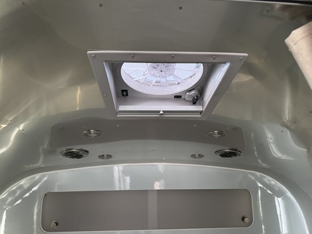2021 Airstream International 