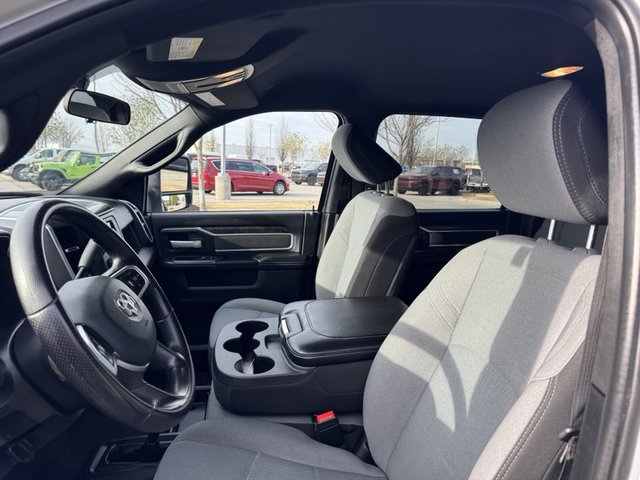 2024 Ram 3500 SLT 4WD 172WB